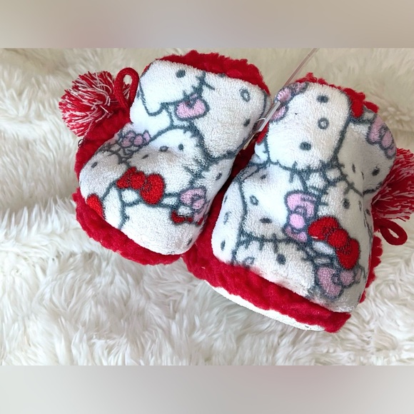 New beautiful Hello Kitty women’s boot slippers Sherpa lining s 5 6 red shoes - Picture 6 of 7